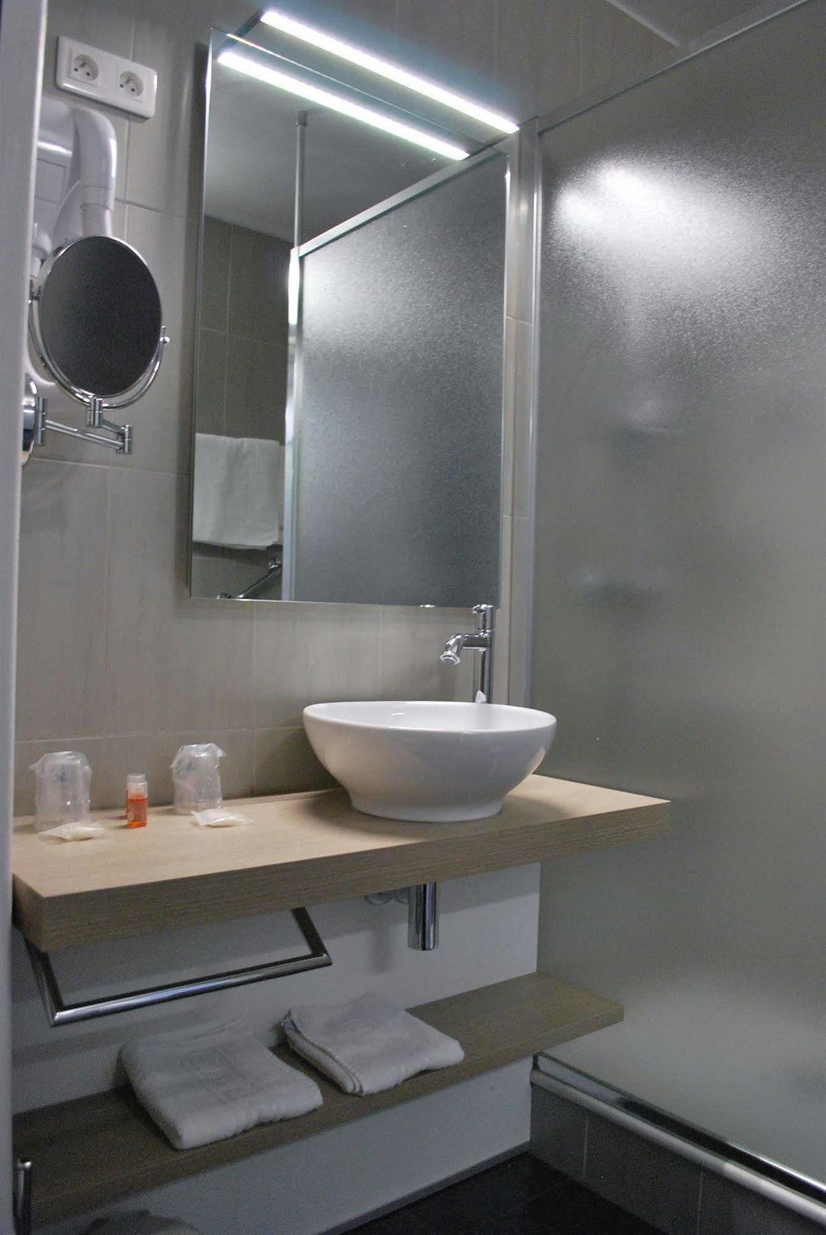 Brit Hotel Cahors - Le Valentre Kültér fotó